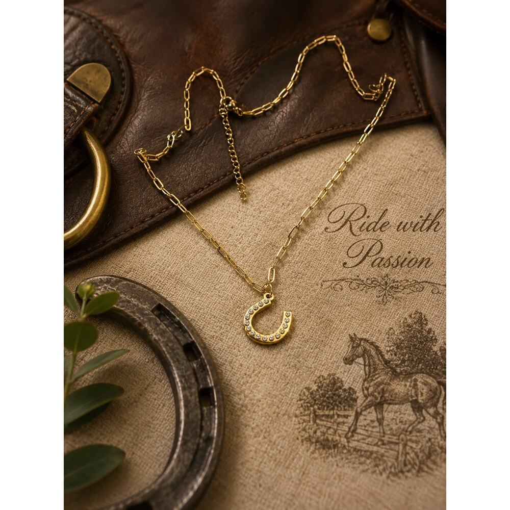 Equestrian Horseshoe Pearl Necklace 18K Gold PVD Paper Clip Chain - Picture 3 of 4